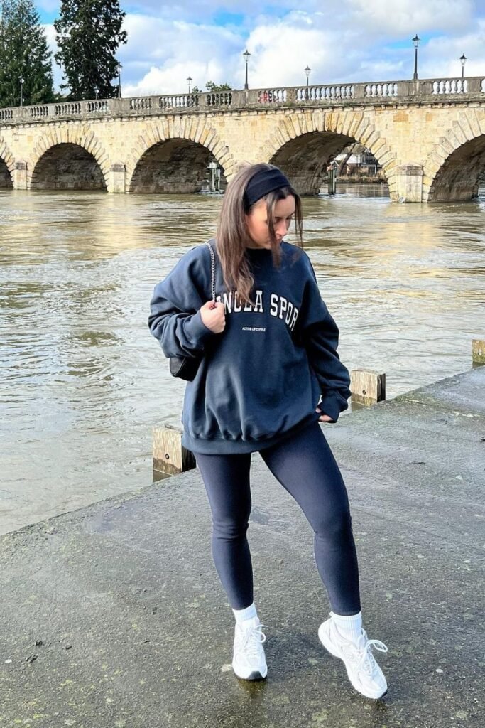 Oversized Navy Sweatshirt With Black Leggings