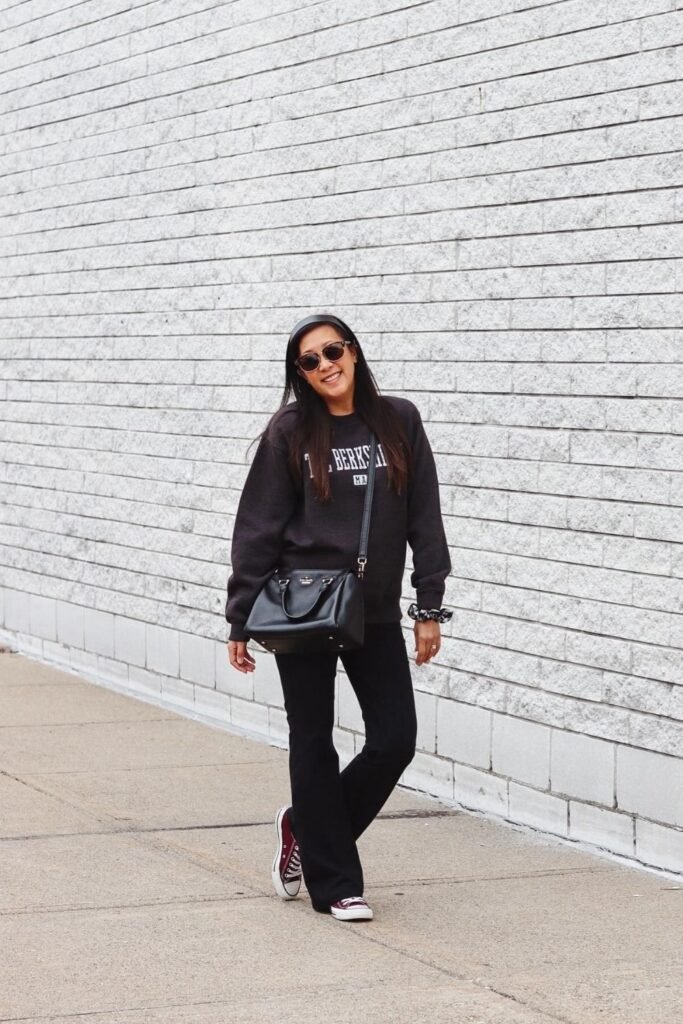 Relaxed Sweatshirt With Flared Leggings and Converse
