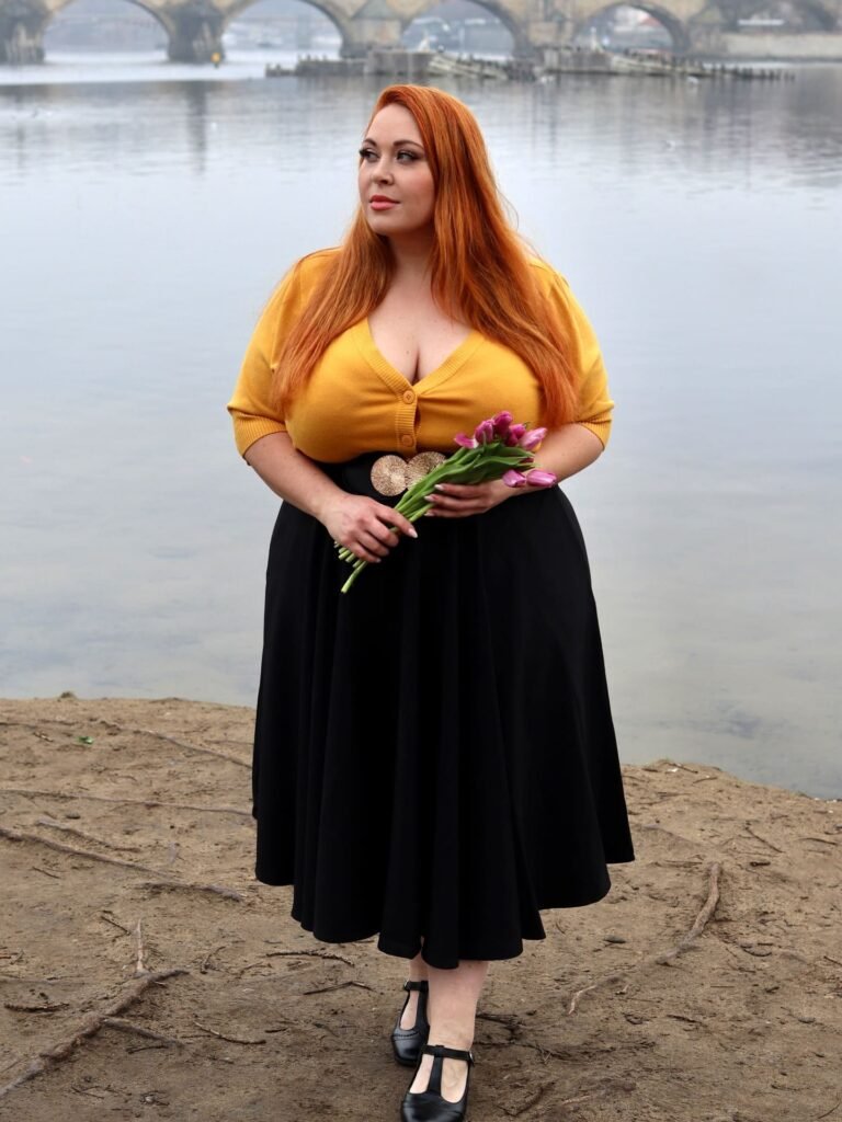 Create a Fit-and-Flare Shape With Mustard and Black