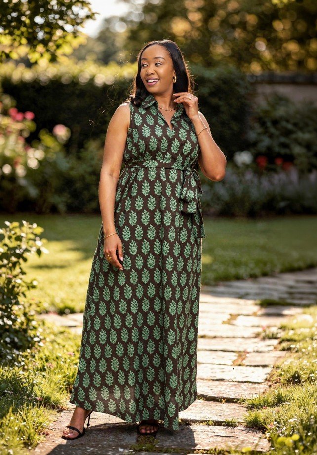 Block Print Collar Dress With a Tied Waist
