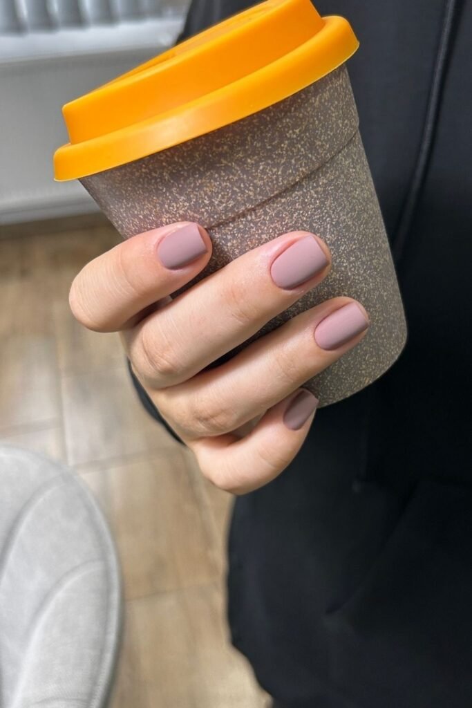Matte Dusty Mauve for a No-Art Minimalist Statement