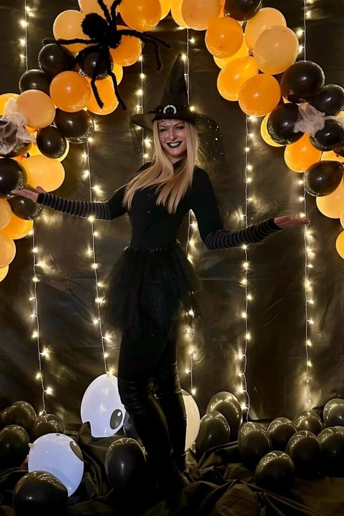 Black Witch Look With a Tulle Skirt