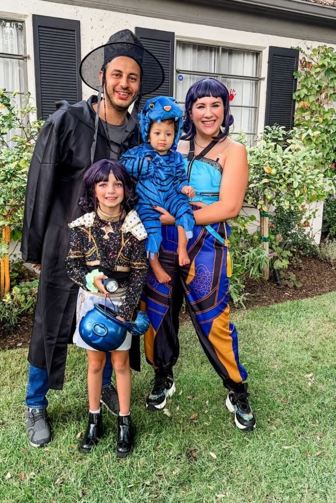 Blue Fantasy Adventurer Family With Mixed Textures