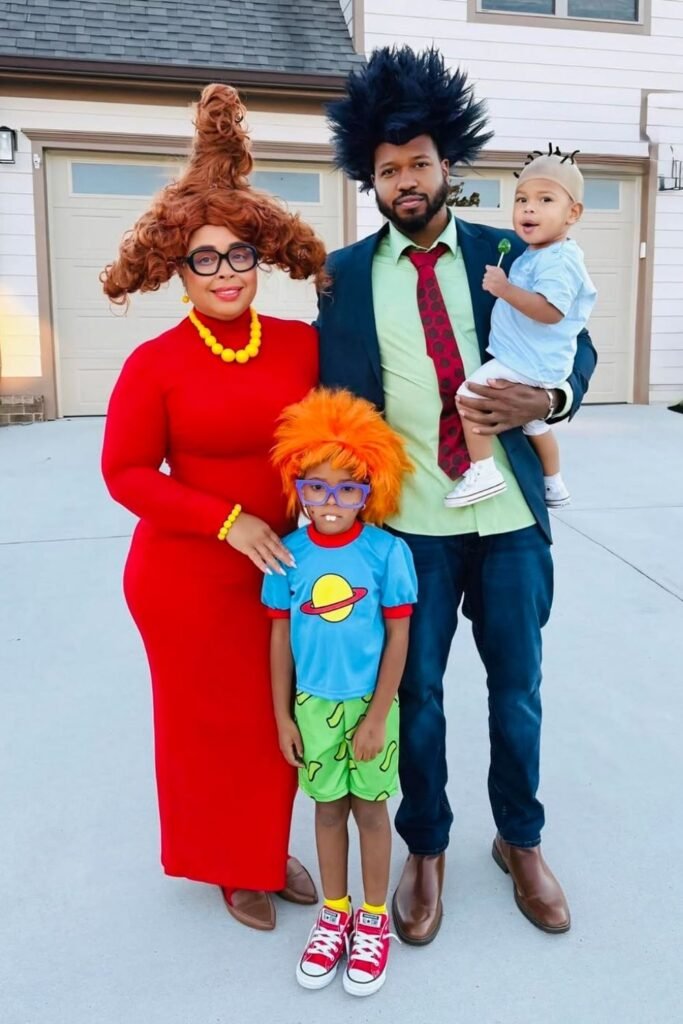 Cartoon Family, All Built Around the Wigs