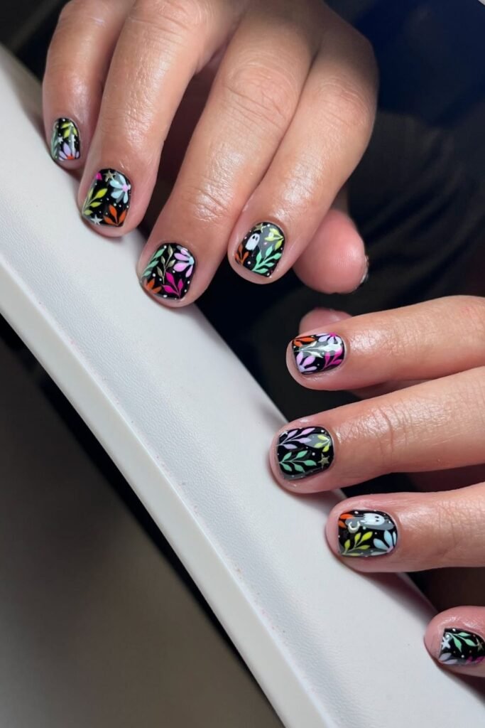 Colorful Floral Ghost Halloween Short Nails