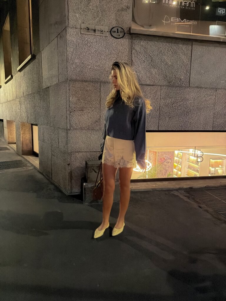 Loose Blue Blouse With Lace-Trim Shorts