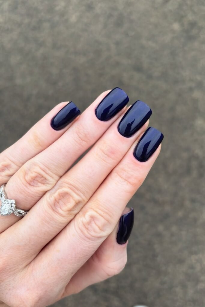 Short Squared Nails in Almost Black Navy