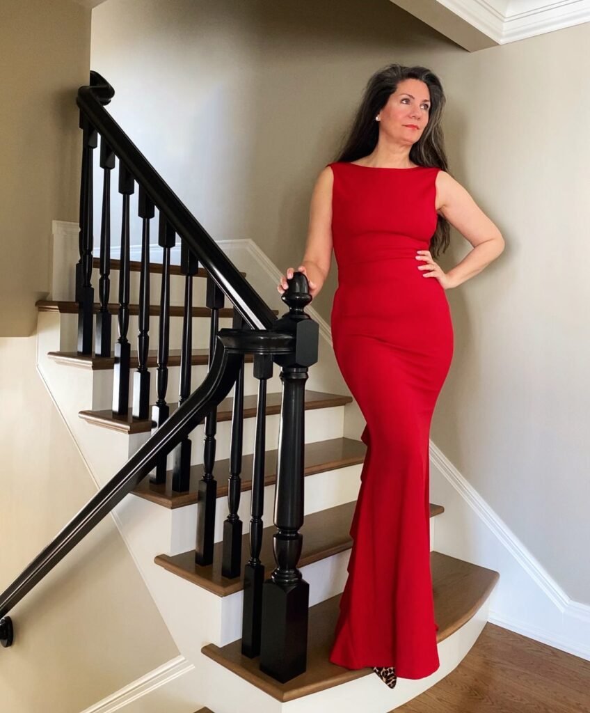 Sleeveless Red Gown With a Clean Mermaid Line