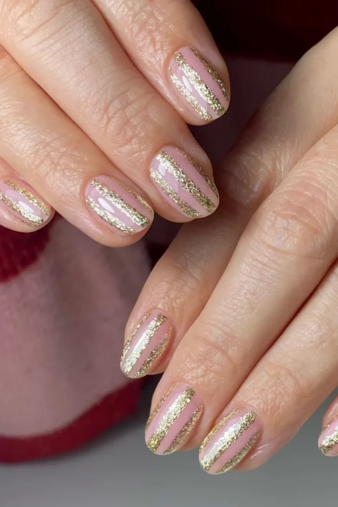 Short New Year Nails With Gold Glitter Stripes