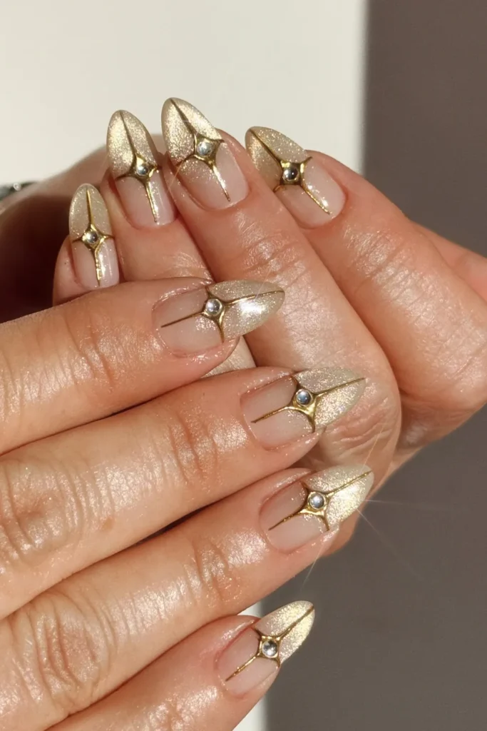 Champagne Cat Eye Tips With a Gold Star