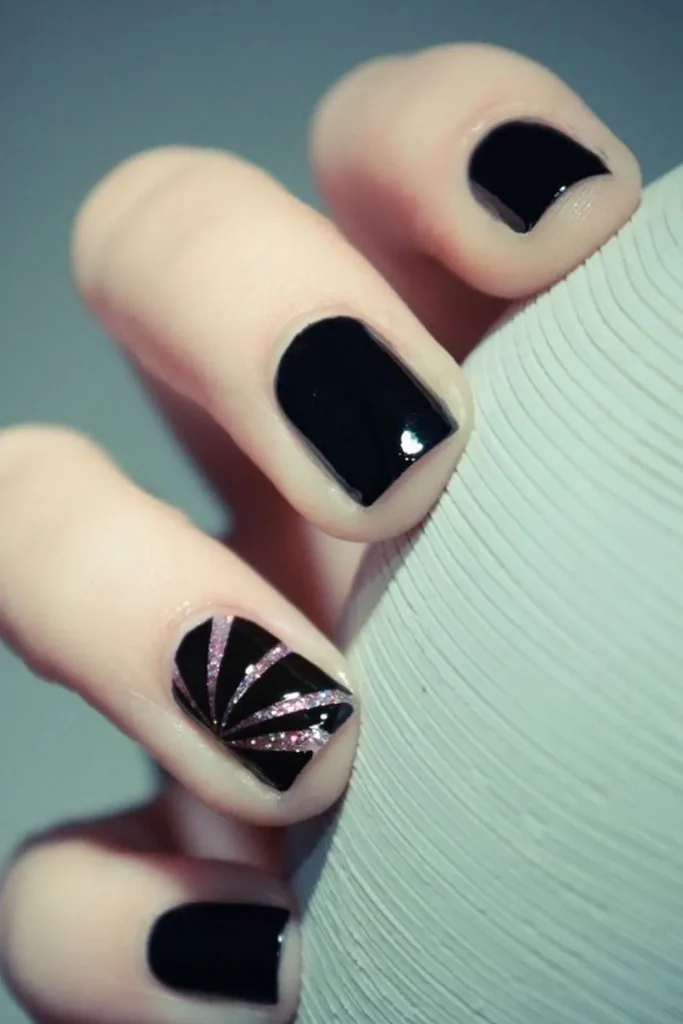 Short Black Nails With a Pink Glitter Fan