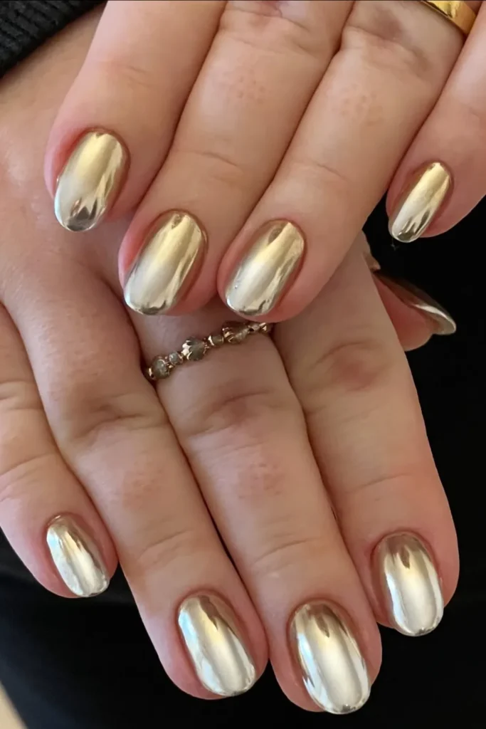 Gold Chrome Nails That Look Like Liquid Metal