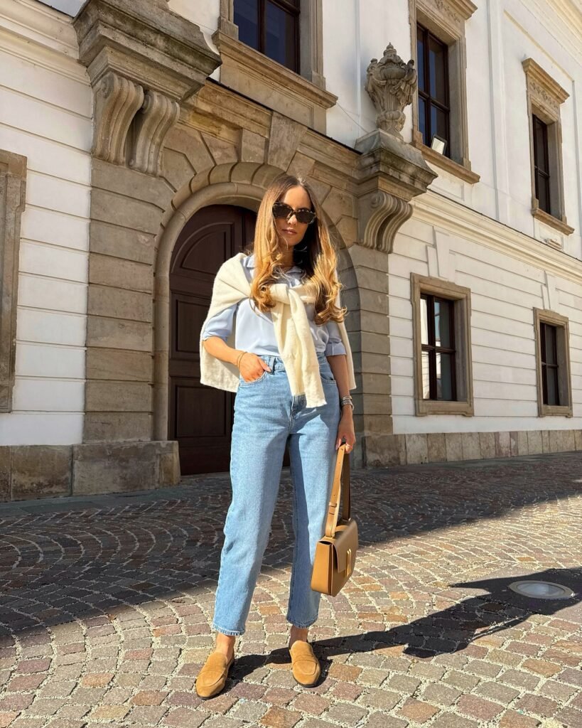 Cropped Grey Jacket With Wide-Leg Jeans