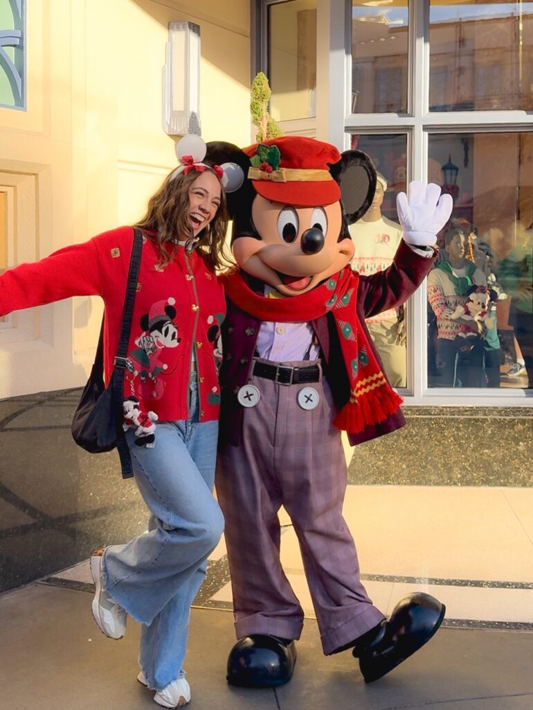 Red Character Cardigan With Relaxed Denim