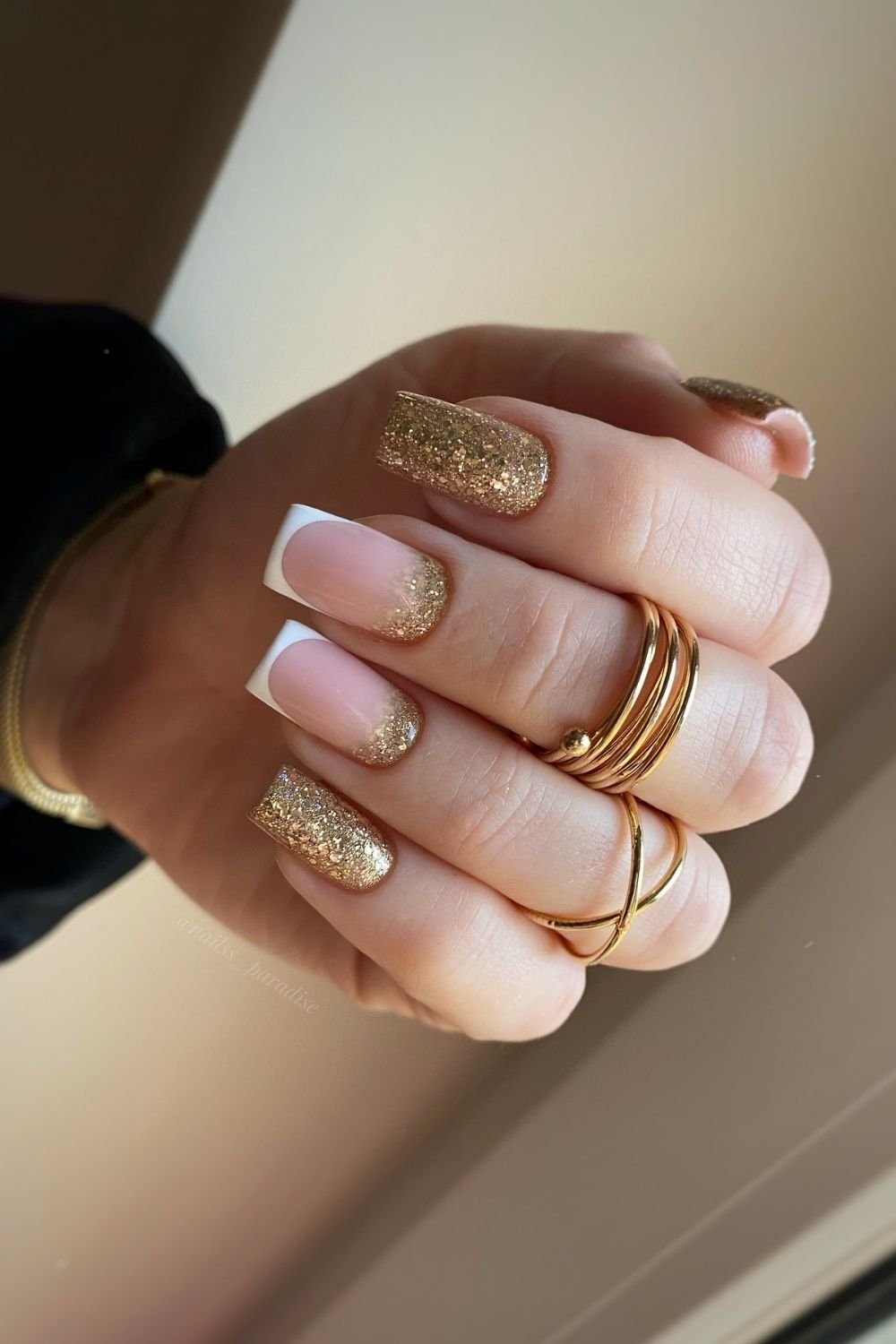 16 New Year Nails That Sparkle Past Midnight